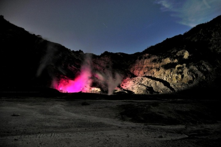 Volcanic Illumination: The Solfatara